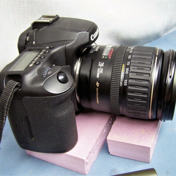 CANON EOS 20D DIGITAL SLR CAMERA with CANON 28-135MM LENS! with camera bag - Picture 3 of 16